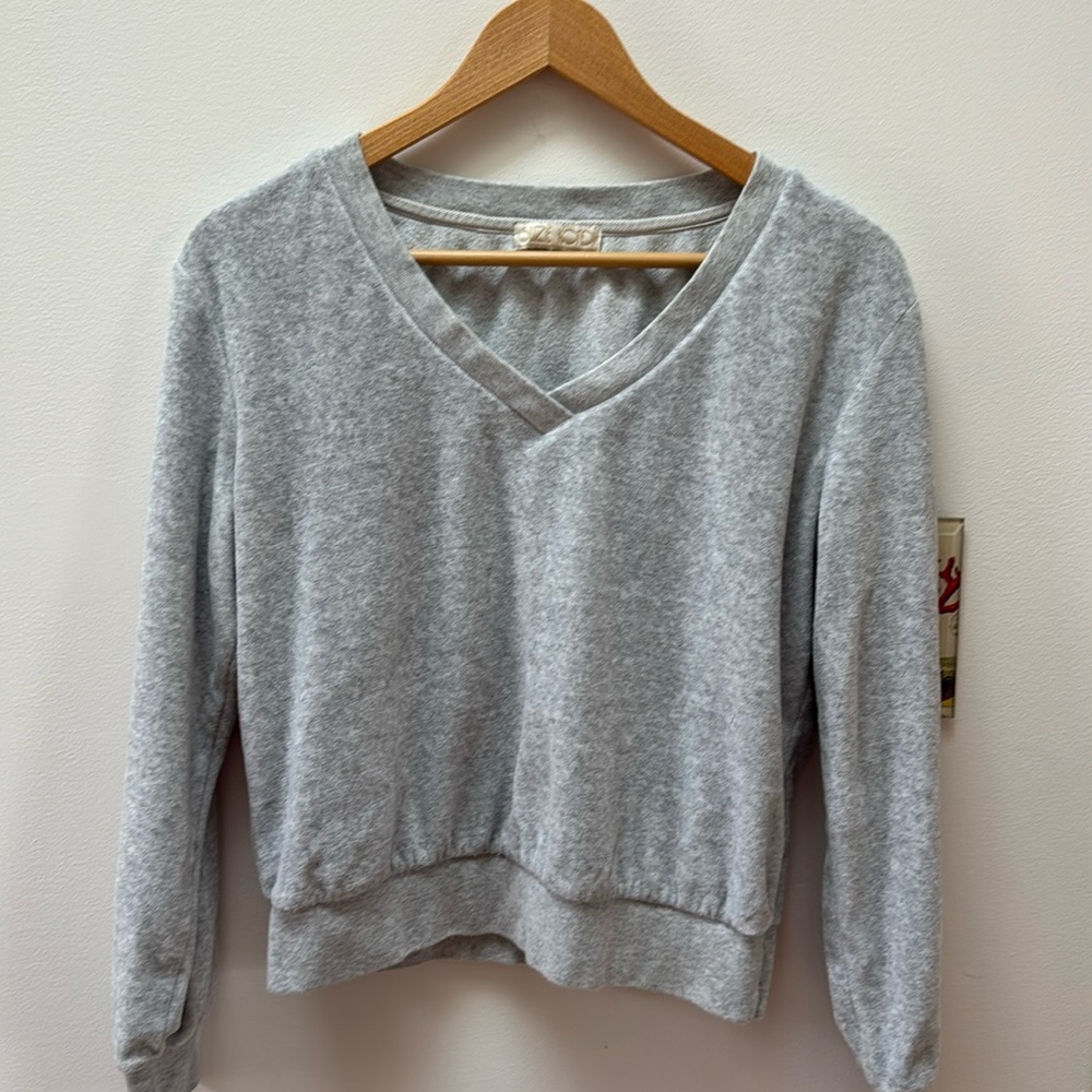 Suzie Kondi V-Neck velour sweatshirt